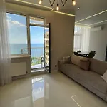 с авторским ремонтом, панорамный вид на море Apartament Odessa