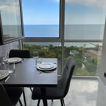 с авторским ремонтом, панорамный вид на море! * Odesa