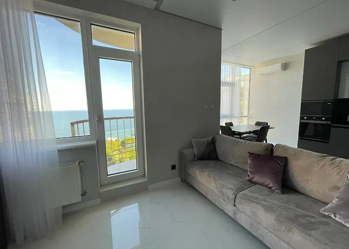 с авторским ремонтом, панорамный вид на море! Appartement *