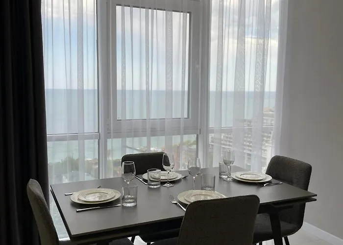 с авторским ремонтом, панорамный вид на море! Odessa