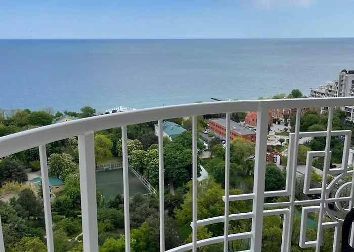 с авторским ремонтом, панорамный вид на море! Apartment *